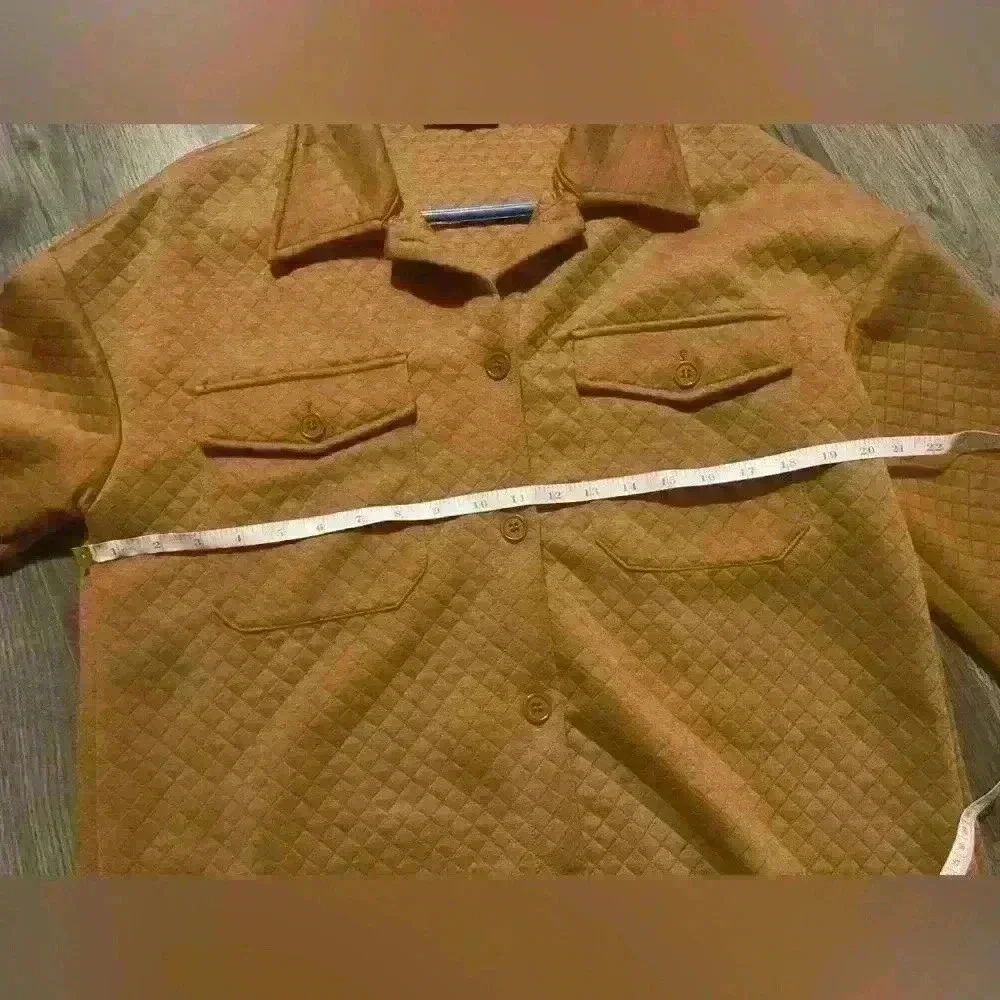 Woman's shacket - Picture 5 of 6